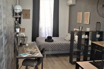 Image de Horizon Méditerranéen: Elegant apartment on Marseille's Old Port