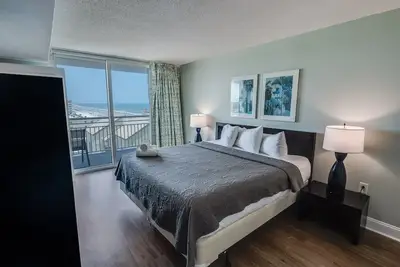 Image de Private 3-Bedroom Seaside Resort with Views, Pools!