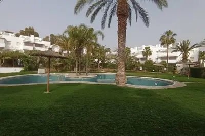 Image de Beautiful Apartment only 5 Minutes Walk to the Beach