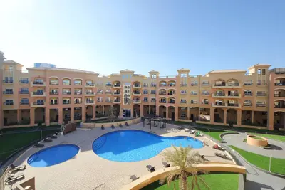 Image de Upgraded Modern Furnished Studio In Jvc All Bills Included