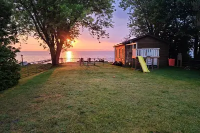 Image de Charming Waterfront Lakehouse Innisfil Cooks Bay 45 min from Gta!