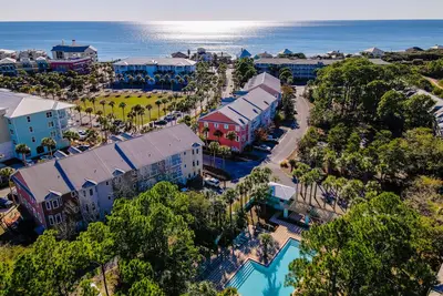Image de Salt Life - Multiple Balconies, Modern Conveniences, and Luxury Finishes!