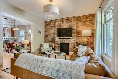 Image de Redbrick Cottage / 2bdrm / Wash Park / Yard