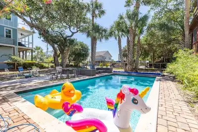 Image de Stay @ Sandy Paws Retreat -Private Pool - Close to Town - Pet Friendly!