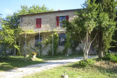 Image de Ancienne ferme avec 3 appartements sur les terres dans les collines meernah 2-7 P