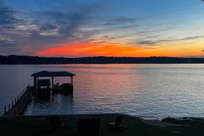Image de Lakefront Retreat w/ Private Dock!