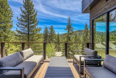 Image de Larkspur Luxe - Northstar- 4 Br w Pool, Gym, Access - Walk to Village. Hot Tub!