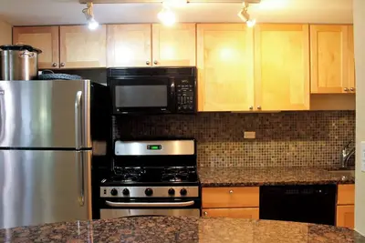 Image de Lincoln Park Apt - 1 Chambre plus Alcove & Futon