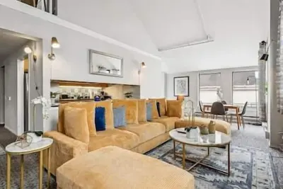 Image de Downtown Vintage Group Lofts - Sleep 25