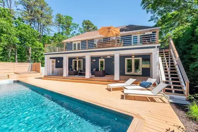 Image de Beachwood Cove by RoveTravel | 3br w/ Heated Pool