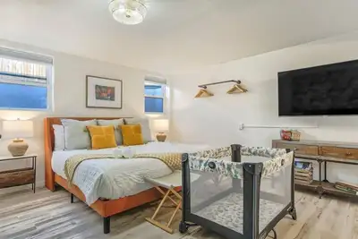 Image de Pikes Escape! Downtown Studio w/ Arcade & Firepit