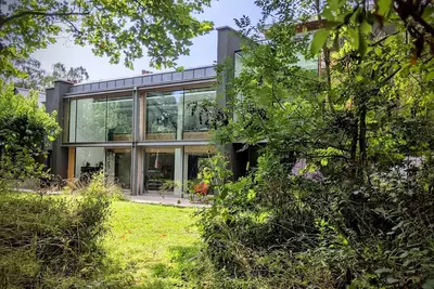 Image de Private Woodland Triple Aspect Mega House