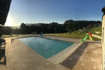 Image de Belle maison moderne avec piscine -  10 min des plages de Biarritz
