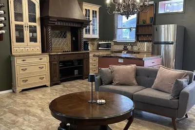 Image de Uncork on Historic Main!