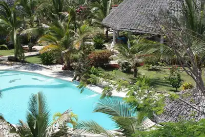 Image de Villa de luxe avec jardin / piscine à 150 mètres de la mer du personnel de serv
