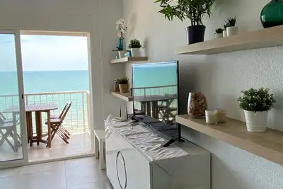 Image de Front De Mer, 1ere Linea, Quartier St Antonio. 70 M2 On The Beach