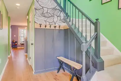 Image de Garage & Deck. 5 Mins to 95. Meriwether-7 mins. Baltimore-20 mins. Dc-30 mins.