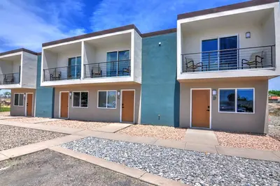 Image de 4 Private townhomes, 8 bedrooms, sleeps 20!