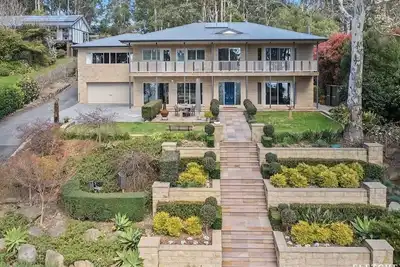 Image de 6 Star eco home with spectacular view.