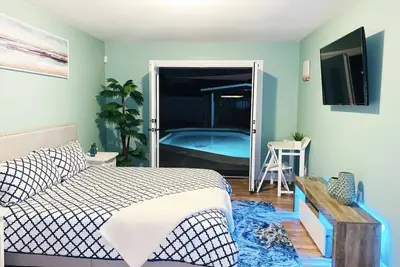 Image de 4 Bedroom Pool Home 🏡 close to all things fun 🤩 Pool is not heated.