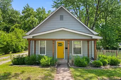 Image de Stylish West Plaza Retreat w/ Huge Yard, Bbq, and Games