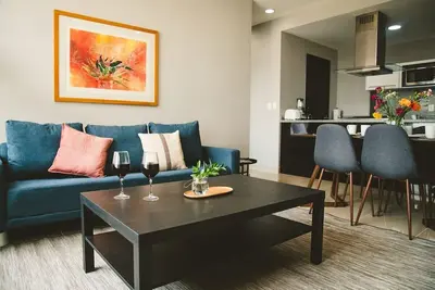 Image de Newly renovated apartment with new furniture