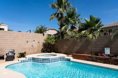 Image de Super Clean Vegas area home with Ev charger, private heated saltwater pool & spa