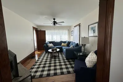 Image de Spacious 5 bdrm Retreat Steps to Lake Ontario & Fair Haven State Park Sleeps 10!