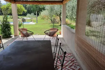 Image de Tres bel appartement dans maison Ă la campagne. Saint Remy de Provence.