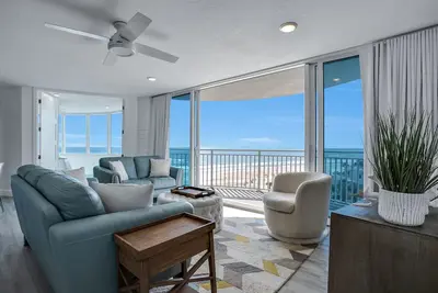 Image de Coastal Paradise 3 Br\/Ba Luxury Oceanfront, Condo, Upscale Coastal Decor; Pool Hot Tub