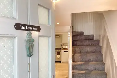 Image de The Little Rose, pet friendly, with a garden in Lyme Regis
