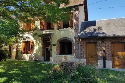Image de Homerez - Maison à Cézy, jardin.