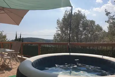 Image de Ground floor of villa with dominant view on callas. Free inflatable spa