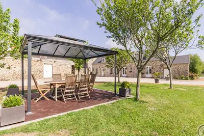 Image de Charme et confort : Maison indépendante avec cheminée, parc, pêche et équipements modernes