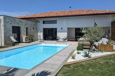 Image de Magnifique maison d'architecte - piscine chauffée