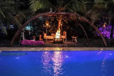 Image de Warm and Cozy, Family Oriented Estate