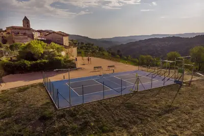 Image de Rustic Retreat in Spanish Pyrenees: Wine, Nature & Adventure.