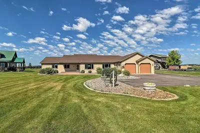 Image de Columbia Falls Home w/ 1-Acre Yard & Views!