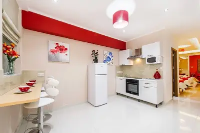 Image de Studio à proximité de la vie nocturne, des magasins et des cafés