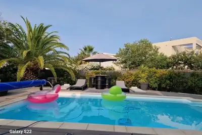 Image de Villa contemporaine tout confort luxe bord de mer quartier résidentiel Villeroy