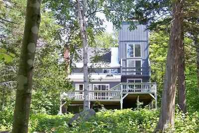 Image de Ski House Getaway - 5 min from Sugarloaf!
