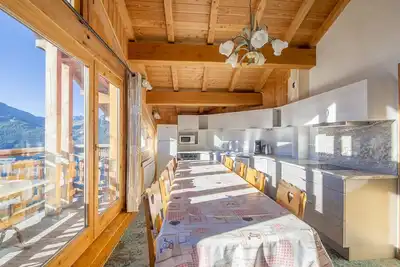 Image de Appartement 10/12 personnes avec Piscine intérieure, à 150m pistes de ski