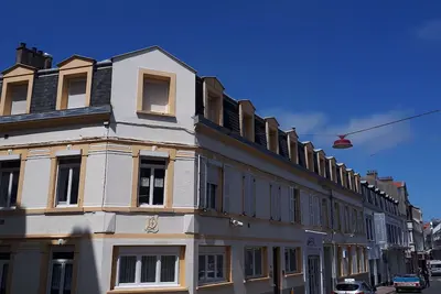 Image de Appartement familial à 5 minutes à pied de la plage!