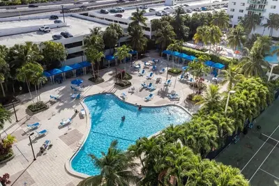 Image de Luxury Meets Leisure: Fully Equipped 1-Bdr Oasis in Sunny Isles, Florida