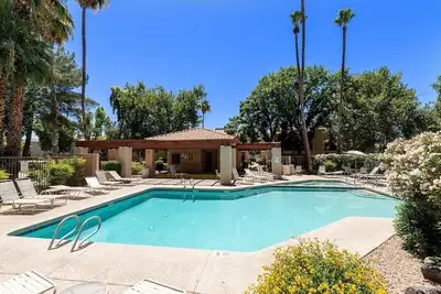 Image de BEAutiful Condo centrally located in the heart of Scottsdale with King bed!