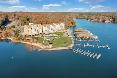 Image de #323 Pointe - 2 Bedroom Lakefront Condo at Mariners Sml