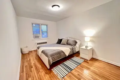 Image de beautiful renovated two bedroom apartment