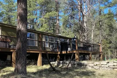 Image de Christopher Creek 3 bdrm mountain house, peace and views with private hot tub.