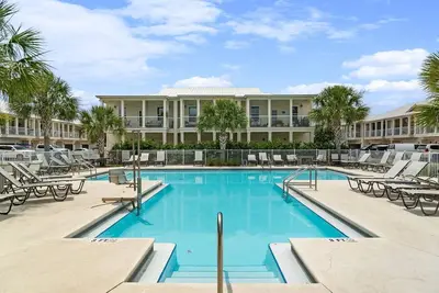 Image de Crystal Beach Dream with Pool, Dog Park, and Beach Access