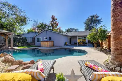 Image de The Palm House Pool 10 min to RosevilleGaleria Airport Grill Sacramento Downtown